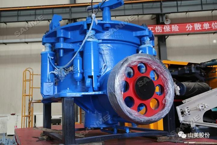 Close-up of crusher before loading